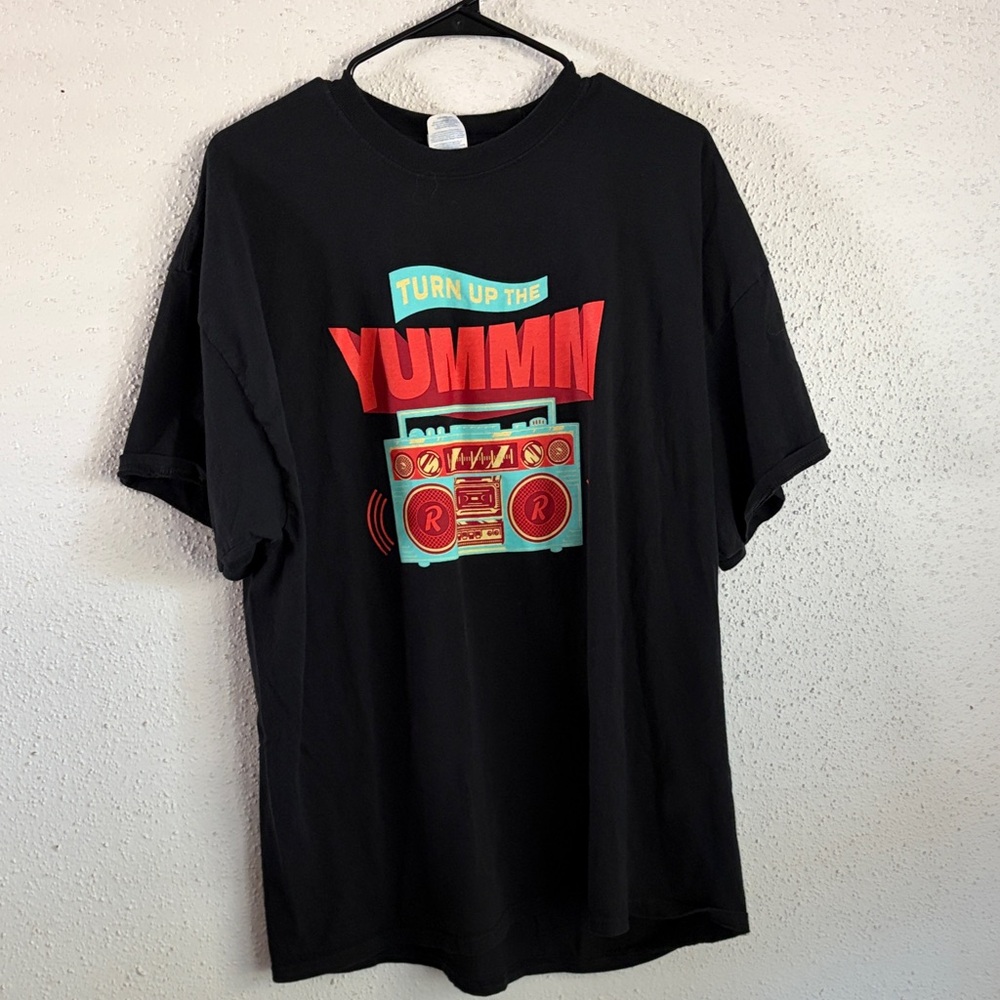 Red Robin Restaurant graphic tee